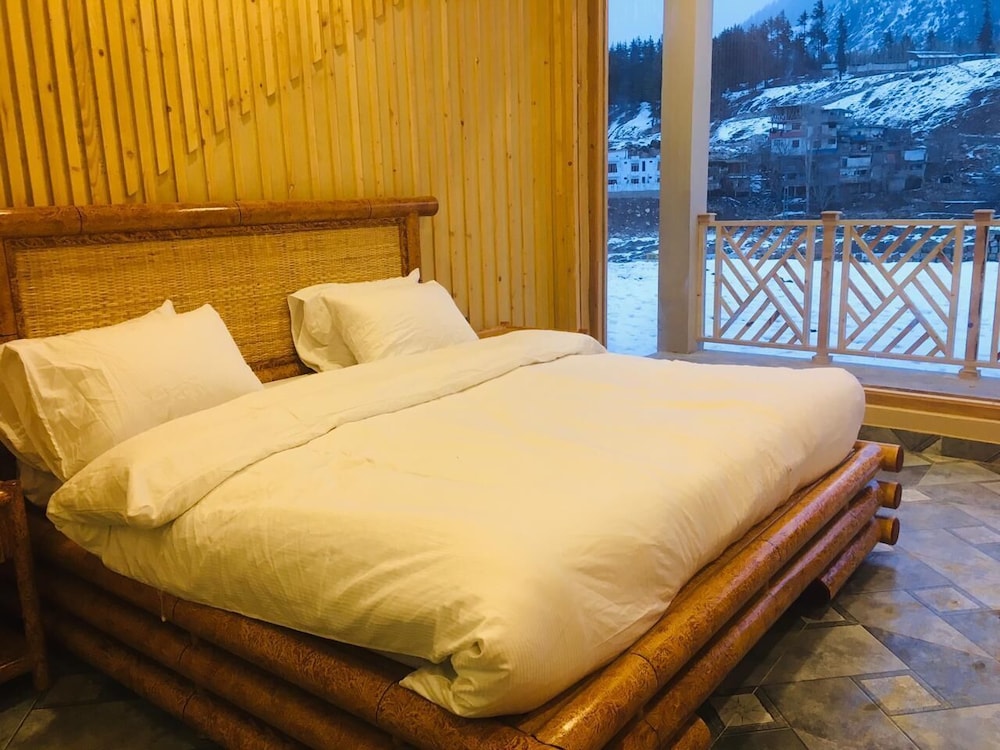 Room in Chalet - Woodridge Cottages Kalam