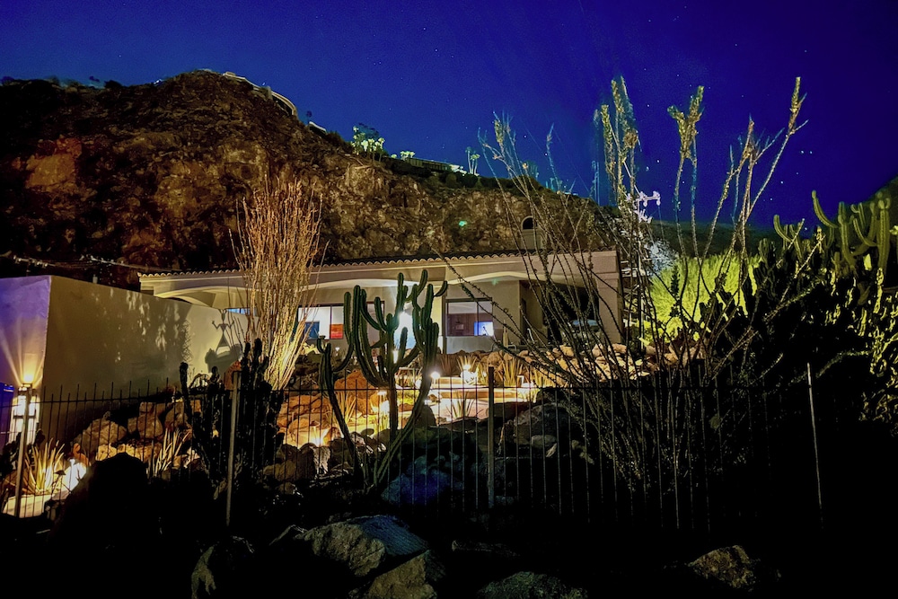 Renovated Cholla House 4 Mi to Dtwn Palm Springs