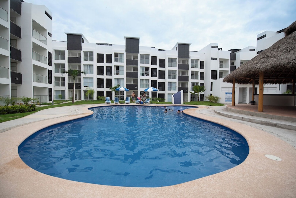 Cozy 2-Bedroom Retreat with Pool Access