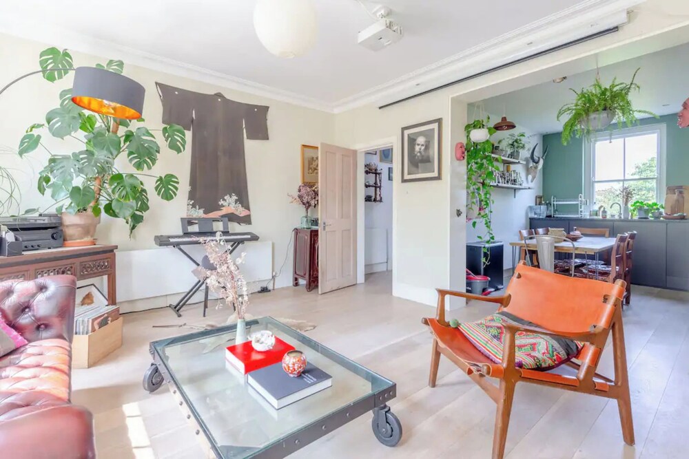 Quirky & Serene 2BD Flat in Dalston