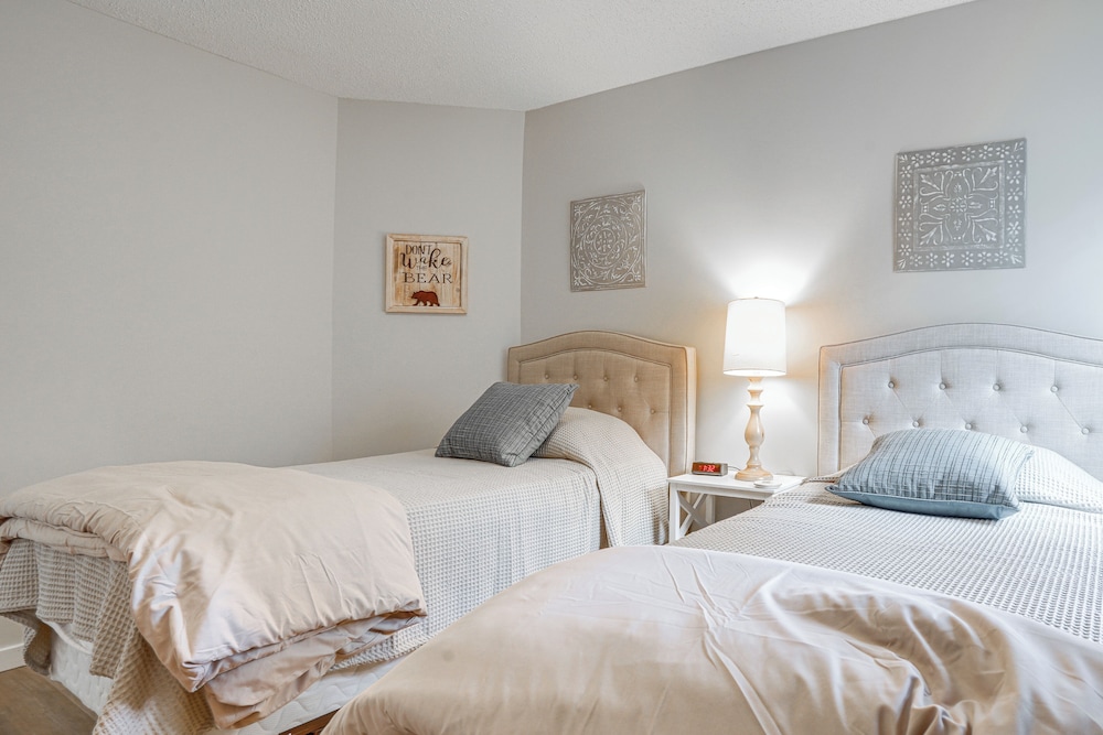 Modern Townhome at Wintergreen Resort