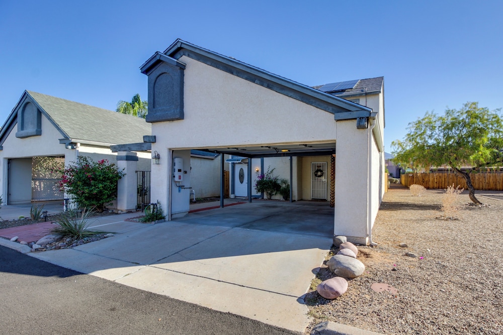 Dog-friendly Tucson Home w/ Patio & Hot Tub view 3