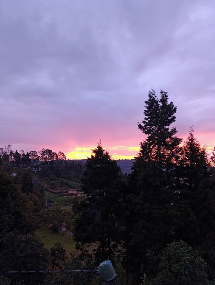 Lakeside Glamping With View, Fire Pit & Hammock