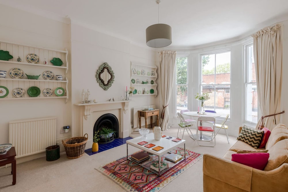 Traditional 2 Bed Apartment Notting Hill