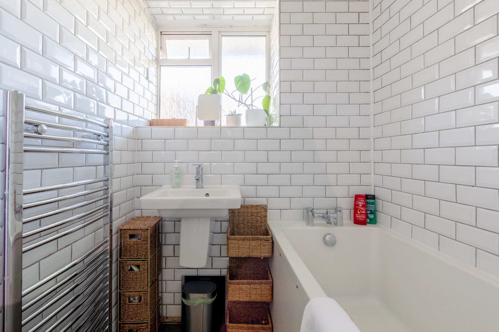 Lovely 2BD House With Garden - Islington