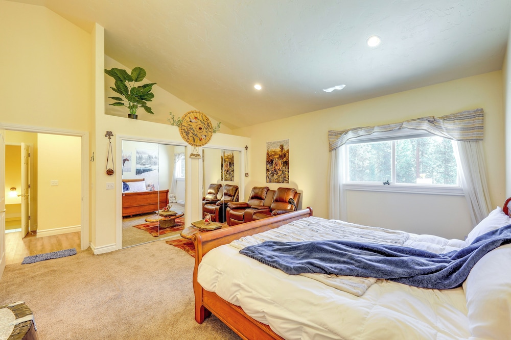 Retreat & Event Villa: Lake Access