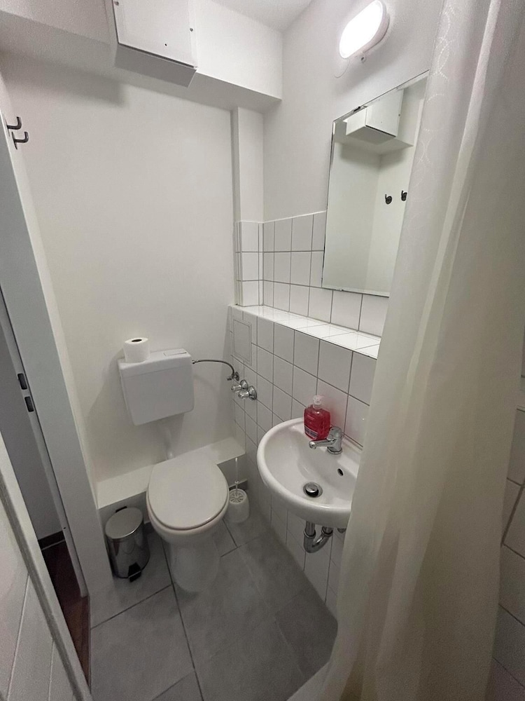 2-Rent Group Hostel Apartments SEN14