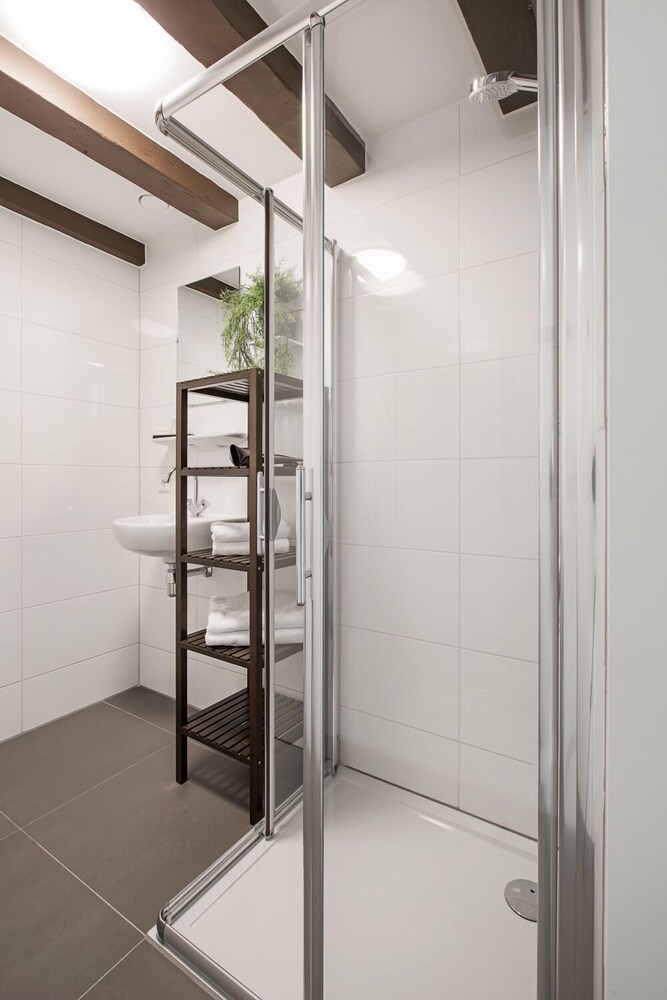 Canal Garden Apartment 11