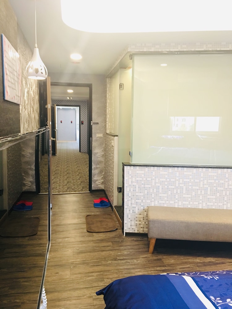 Jiutiandou Parent-Child House