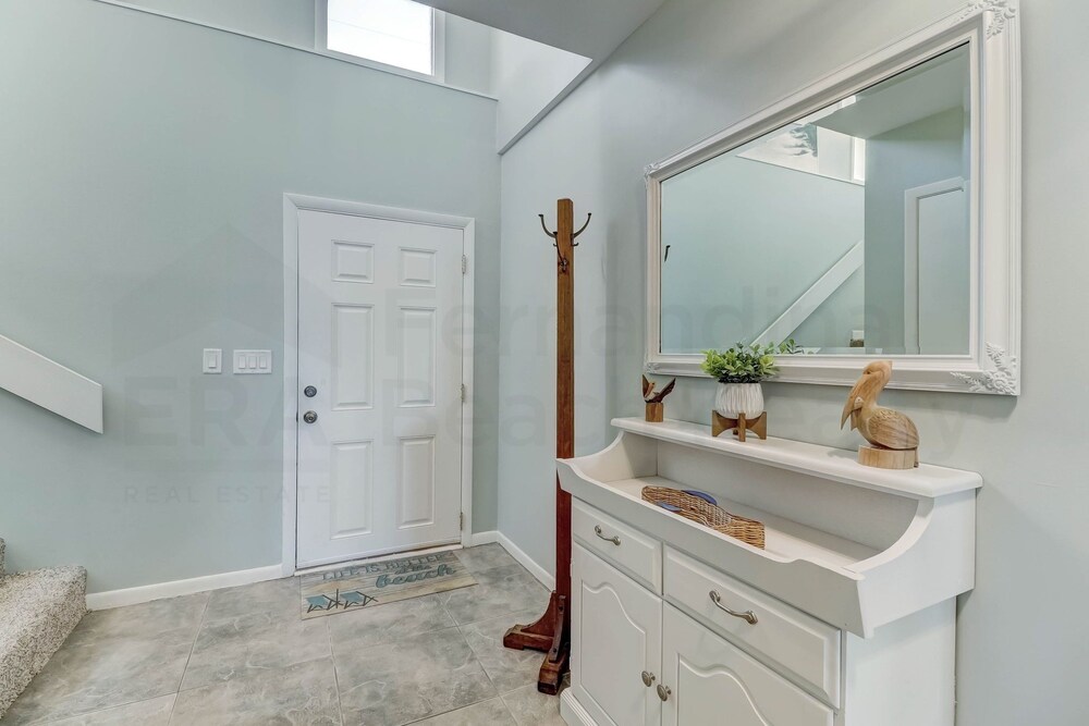 Fernandina Beach Vacations - Dog Friendly Oceanfront Beach House by RedAwning - Property Image 41
