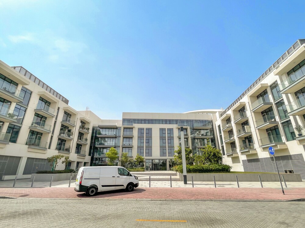 Silkhaus Canal Front Residence