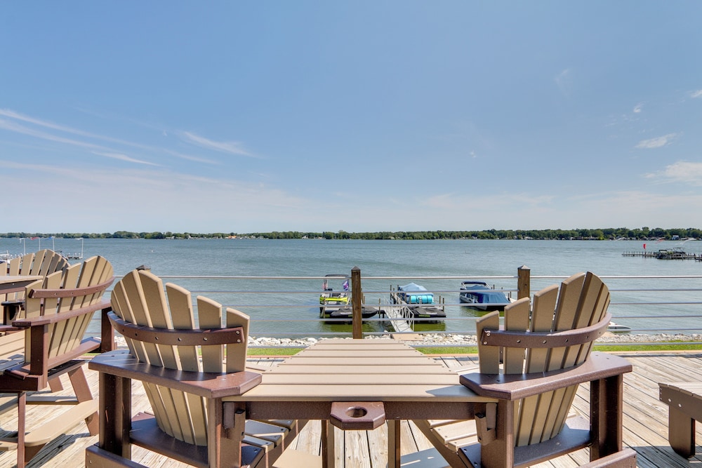 Lakefront Home w/ Rooftop Deck, Grill, Games! view 5