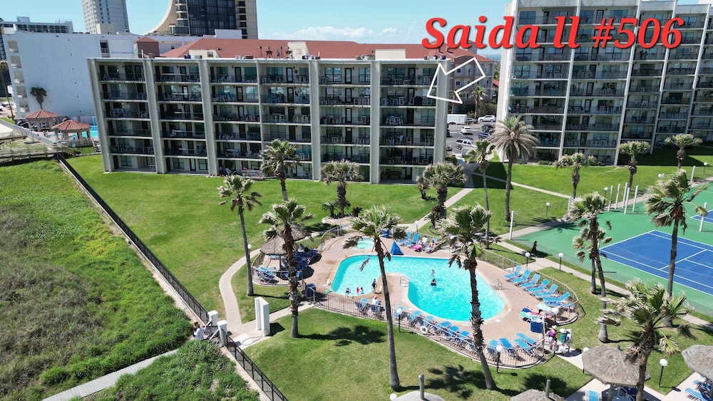Sleeps 10 Direct Beach Heated Pool 3 Bedroom Apts