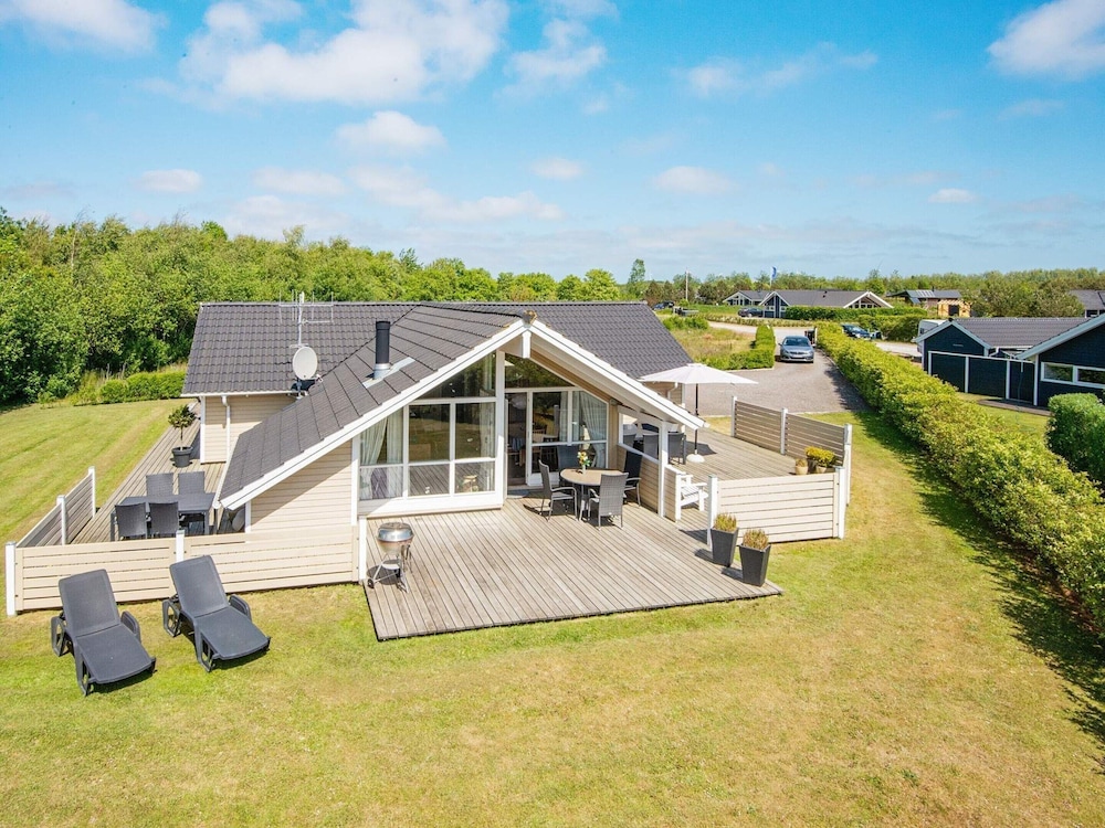 8 Person Holiday Home in Hemmet