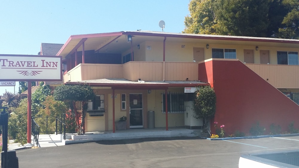 Oakland Vacations - Travel Inn - Property Image 1