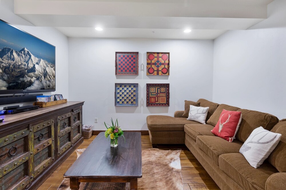 Trail's End Lodge at Deer Valley Resort - Two Bedroom Residence with Den and Spa #202 2 Condo