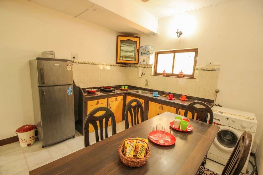 OYO 9893 Home Green View 2BHK Baga Beach