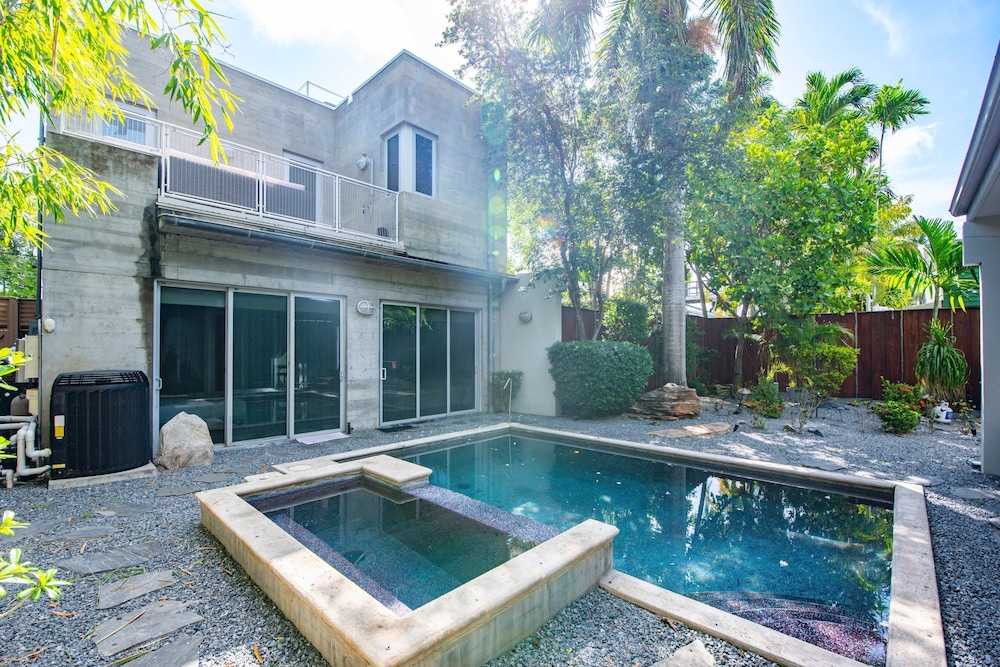 Contra House by Brightwild Luxury Home w Pool