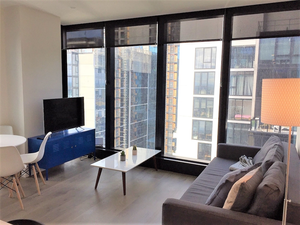 ReadySet Apartments on Southbank Boulevard