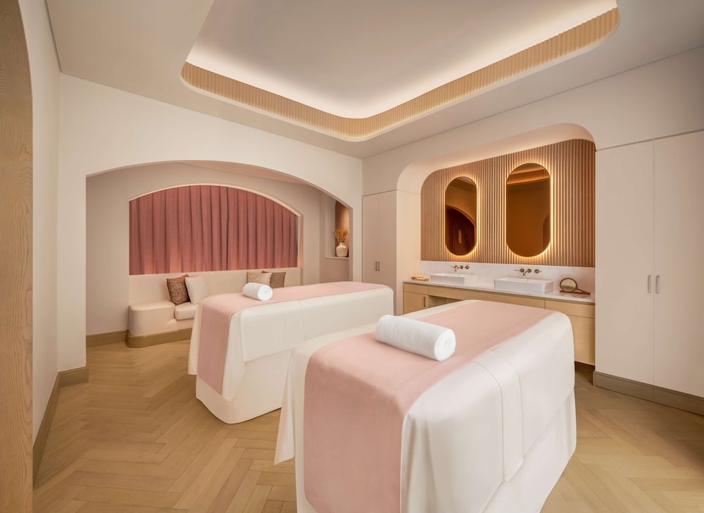 La Festa Phu Quoc, Curio Collection By Hilton 55