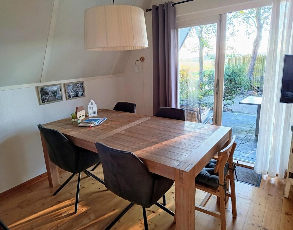 Cozy Holiday Home in Sint Maartenszee