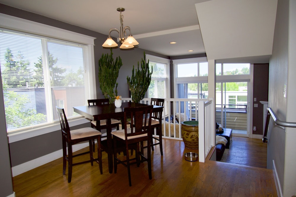 Comfort and Grace on Queen Anne Hill