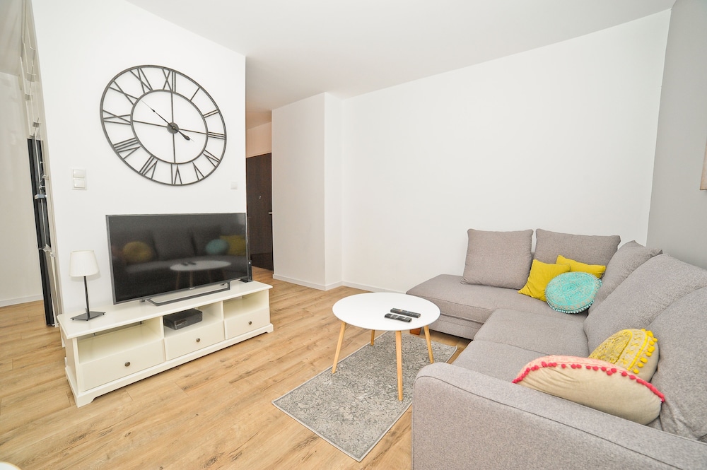 Grand Apartments - Modern Old Town