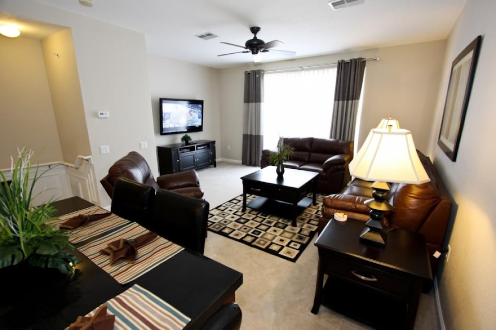 4845 Vista Cay