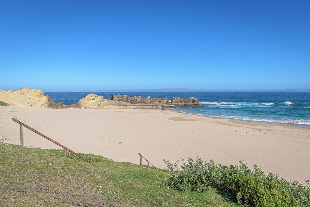 Fynbos Golf & Country Estate