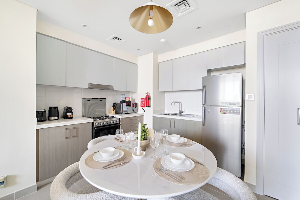 1BR 3802 Forte Tower 2