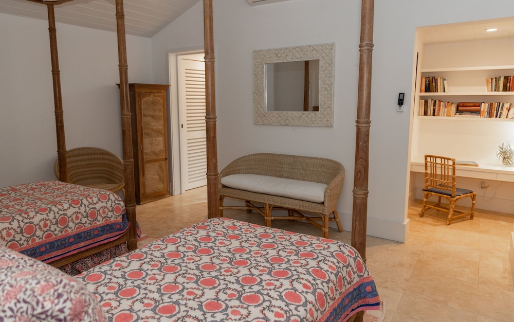 Beehive Harbour Island. Luxury Dream World On The Bay. Private D 5 Bedroom Home
