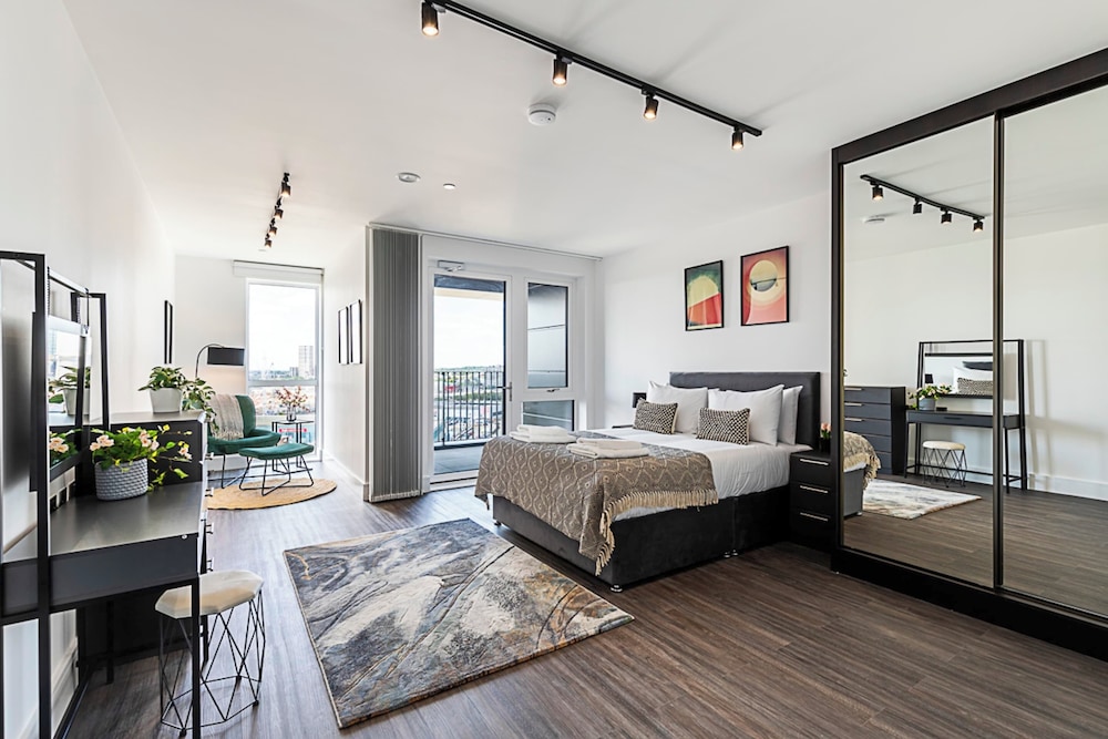 Sky-high Apartment With Modern Decor