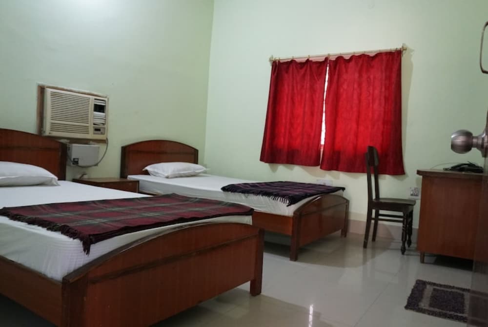 Goroomgo Diamond Plaza Rajgir view 3
