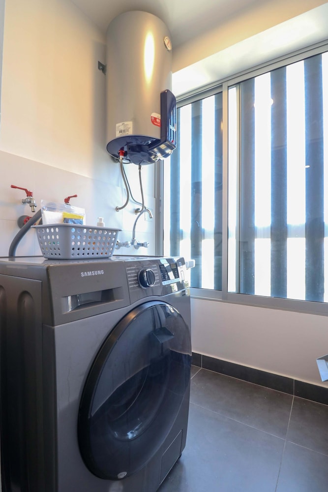 w Comfy 2BR w Park View in Miraflores