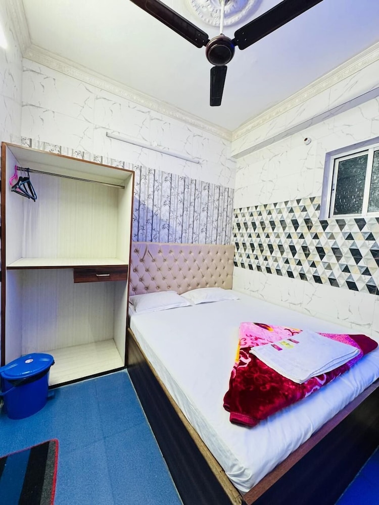 RR GUEST HOUSE