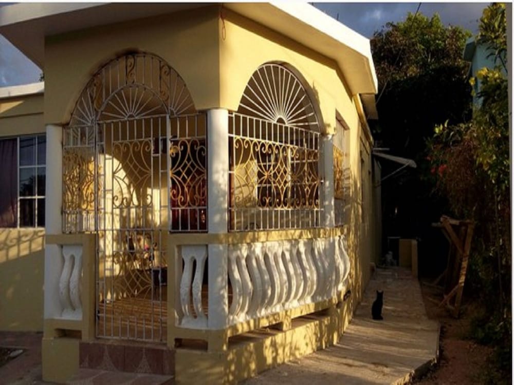 Reggae Moon Guest House