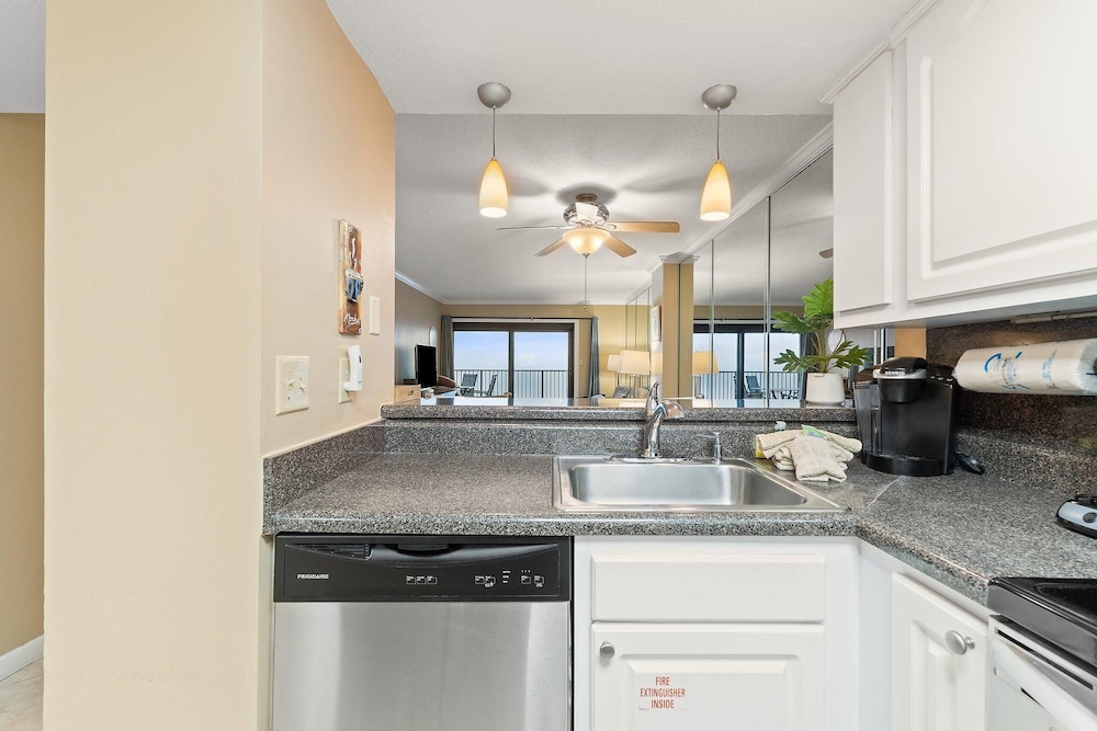 Ocean Breeze East 703