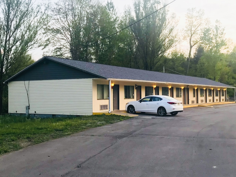 Summers Inn