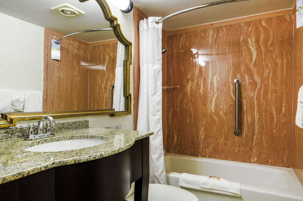Quality Inn & Suites Winfield