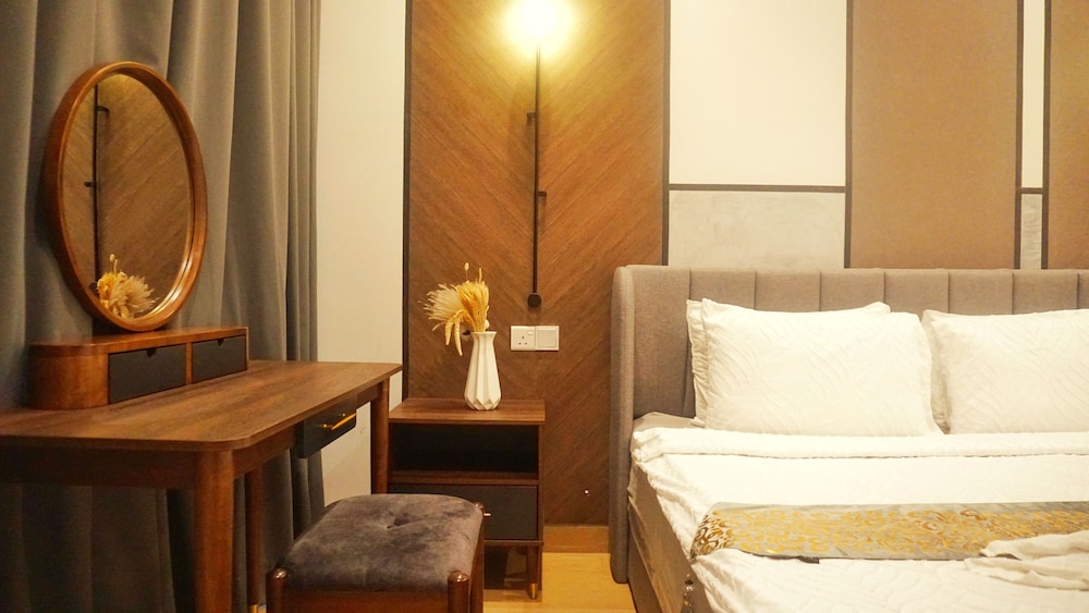 Harmony Luxury Suites At Lucentia BBCC
