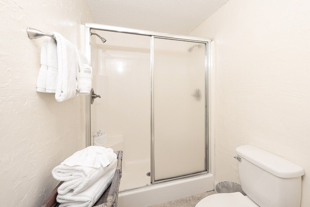 Phoenix X 1513 3 Bedroom Condo