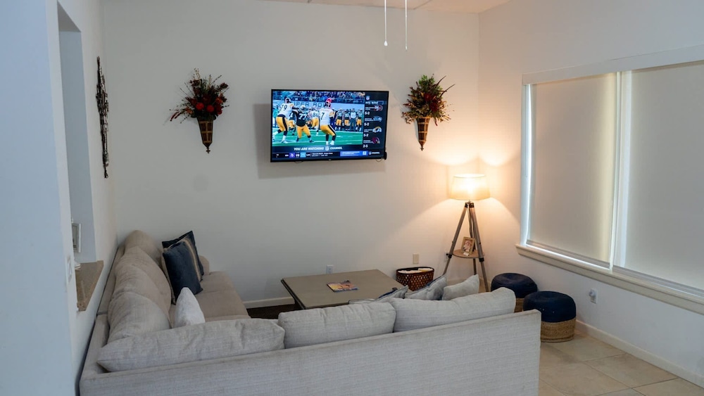 Channel Views Private Boat Slip Pool & Patio 3 Bedroom Apts