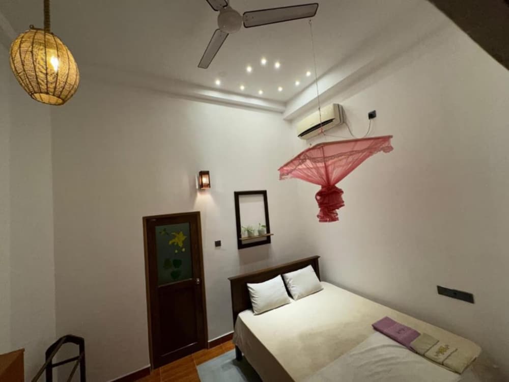 Room in Villa - Surf 247 Weligama - Deluxe Double Room With Side Sea View view 2