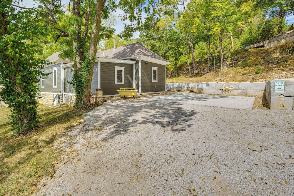 Walk Downtown: Historic Home in Excelsior Springs view 5