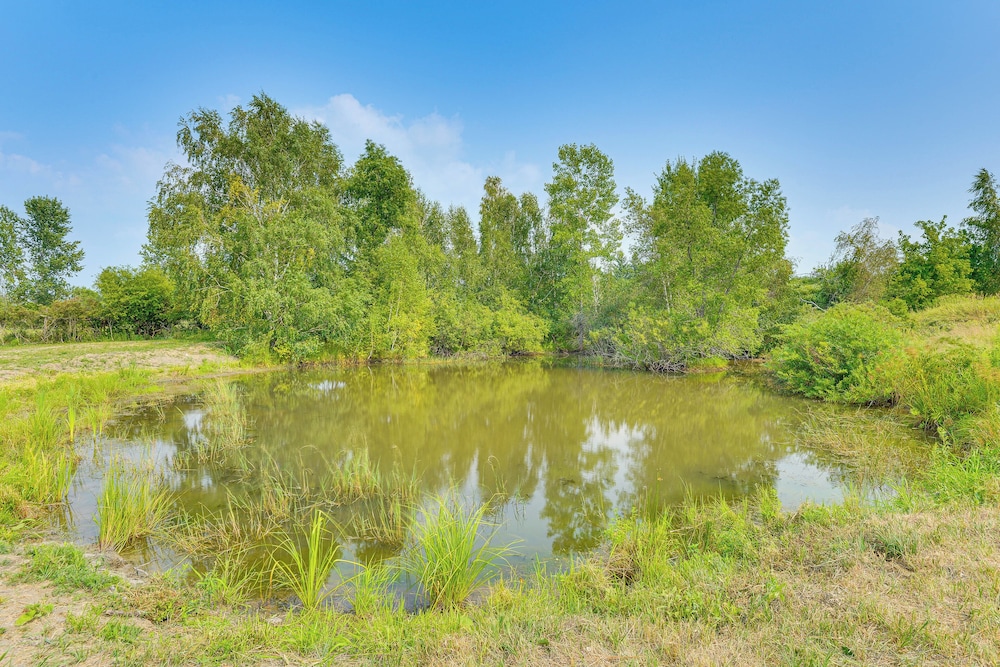 3 Mi to St Lawrence River: Spacious Ranch Home