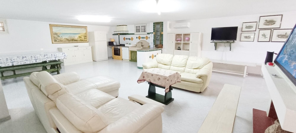 Villa Aurora Rimedia C view 3
