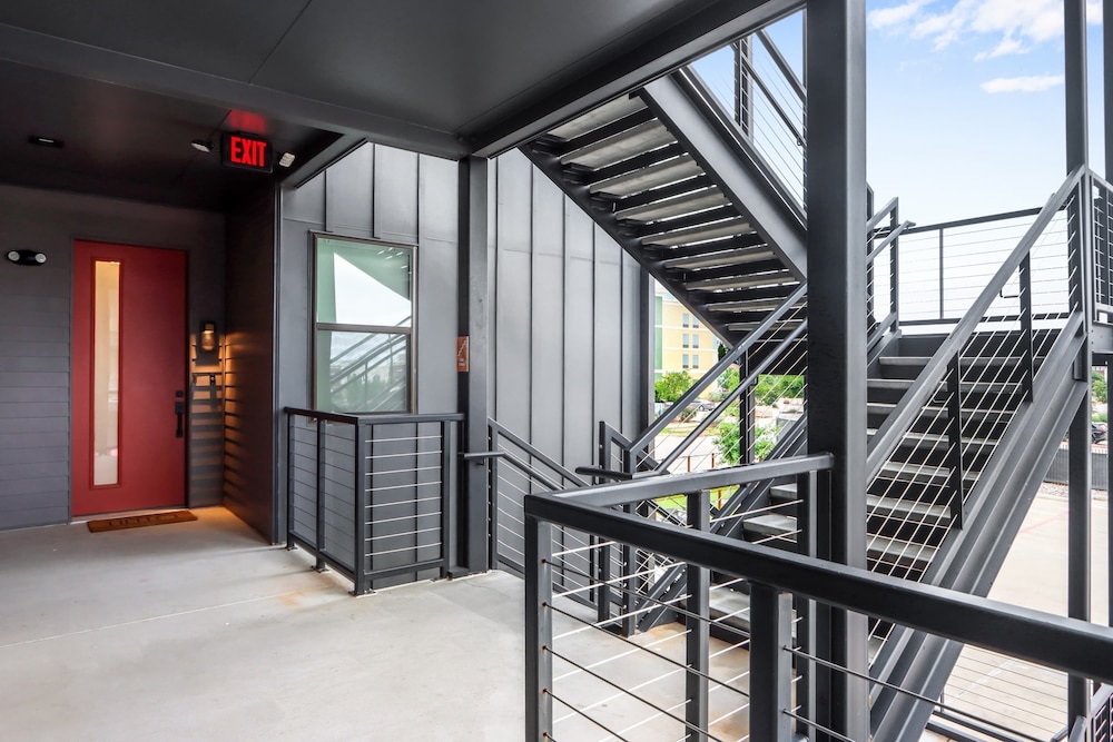 Creekside Modern Condo for 4