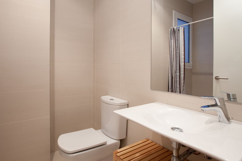 Spacious and Modern Apartment photo 4