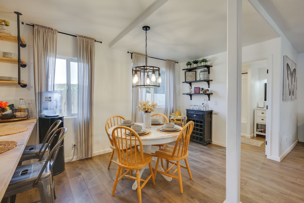Unique Stay: Alpine 'mariposa Farmhouse' w/ Views!