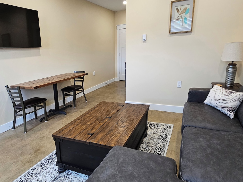 Breckenridge Suites